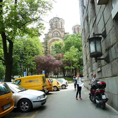 Apartment Parliament Park