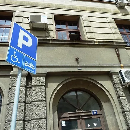 Parliament Park דירה