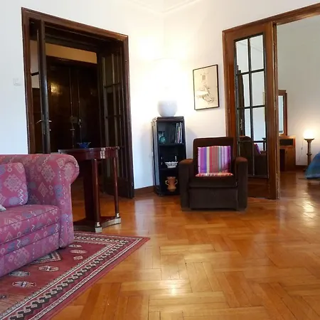 דירה Parliament Park